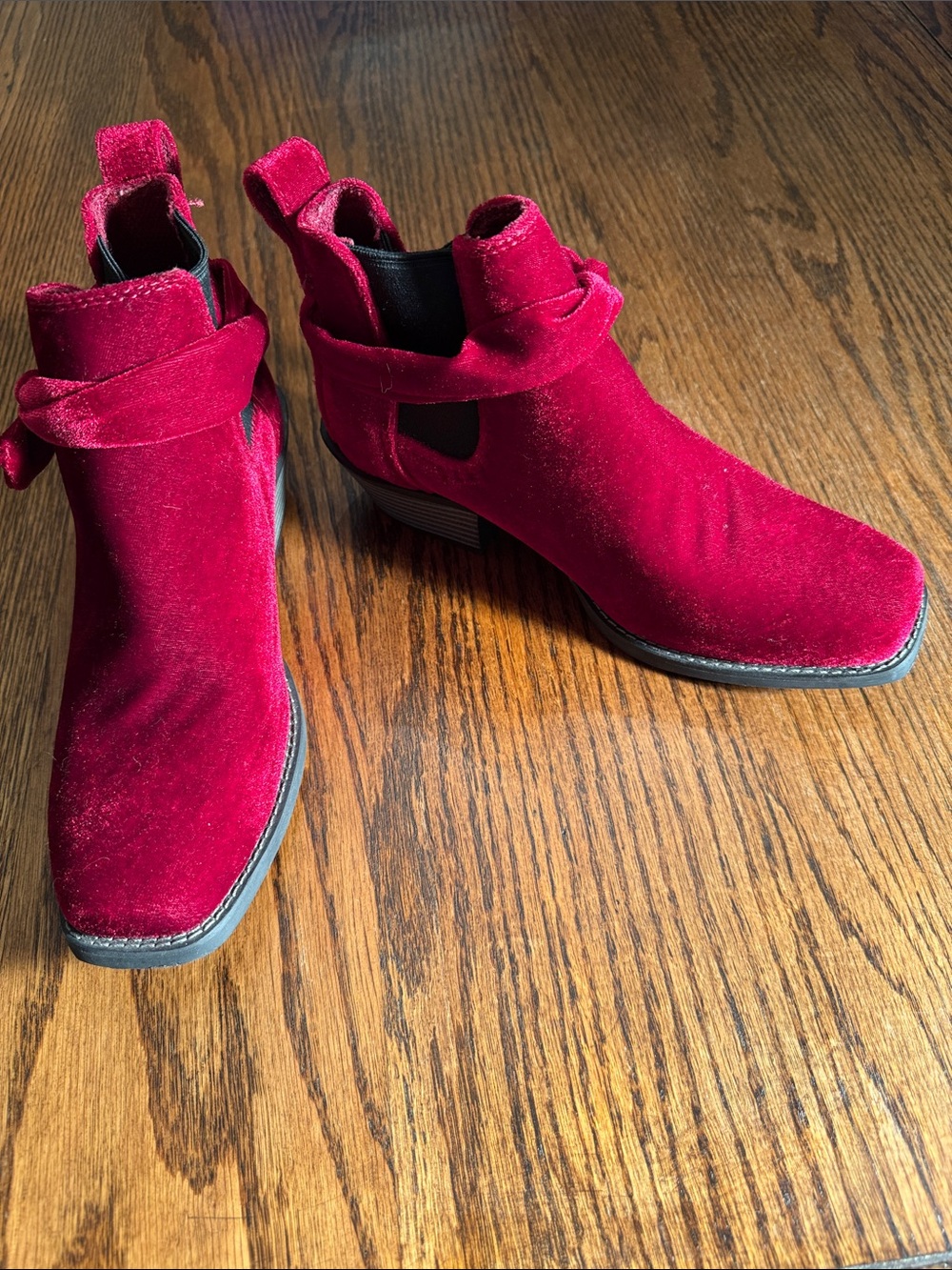 Justin Boots Red Velvet country cowgirl Boots Women’s Size 7 rodeo festival